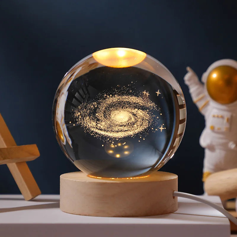 Esfera espacial 3D de luz 6cm- Bola De Cristal De Vidro Planeta LED Quente Luz Noturna, Gravado A Laser, Sistema Solar, Globo, Universo, Base De Madeira, Presente De Aniversário ideal.